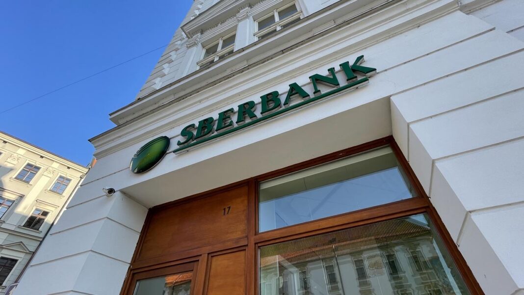 sternberk_ma_u_sberbank_125_mil_korun_02